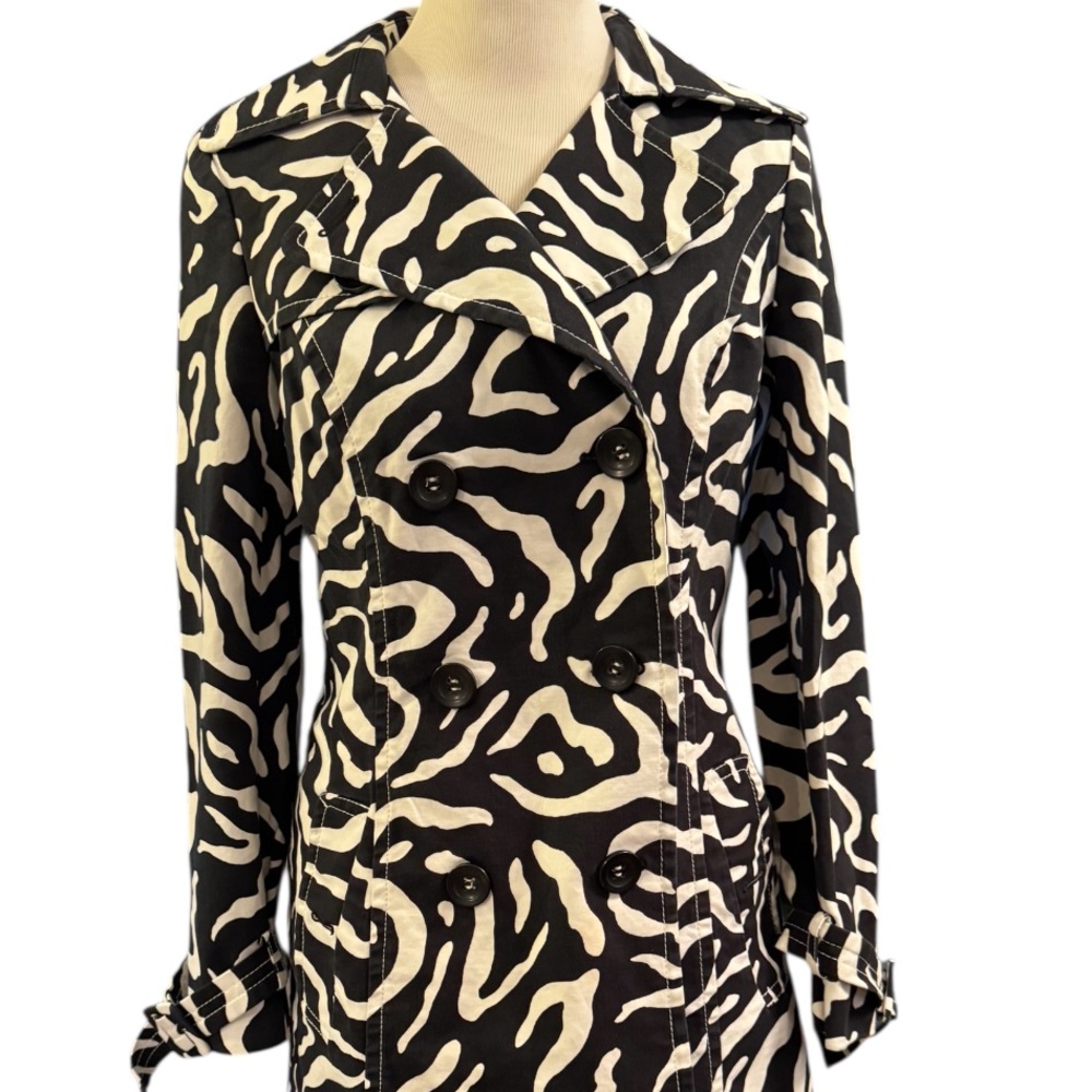 Black and white vintage The Limited trench coat